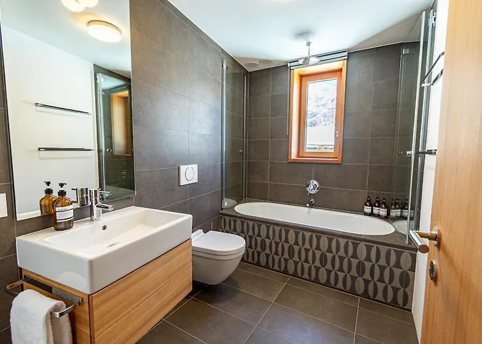 Luxury Panorama Tola