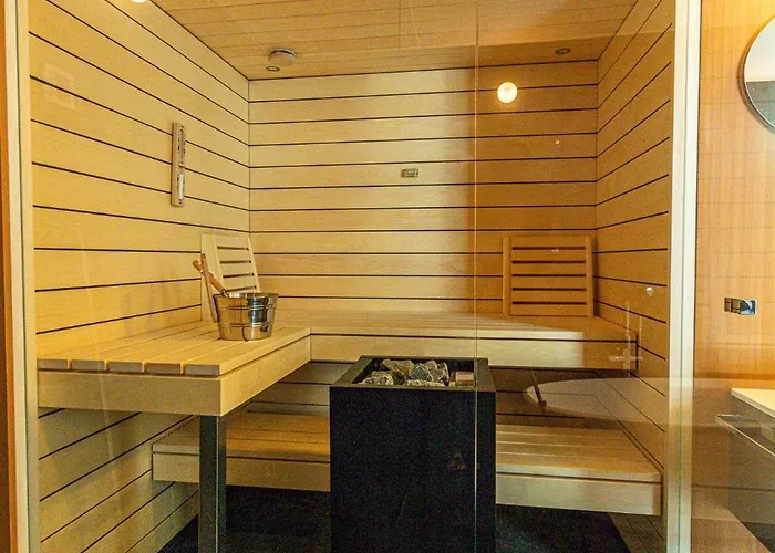 Luxury Panorama Tola